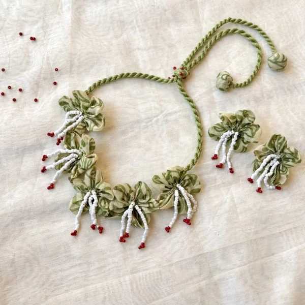 Soft Bloom Earring - Image 7