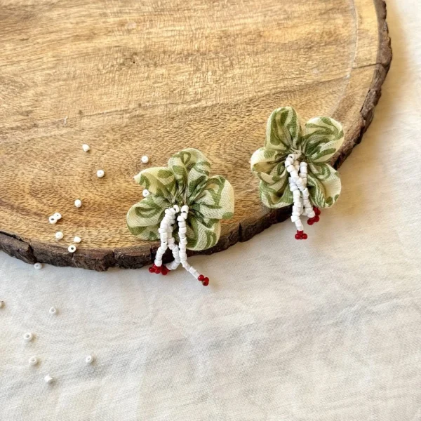 Soft Bloom Earring - Image 3